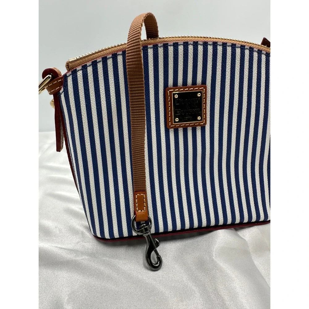 Dooney & Bourke no longer